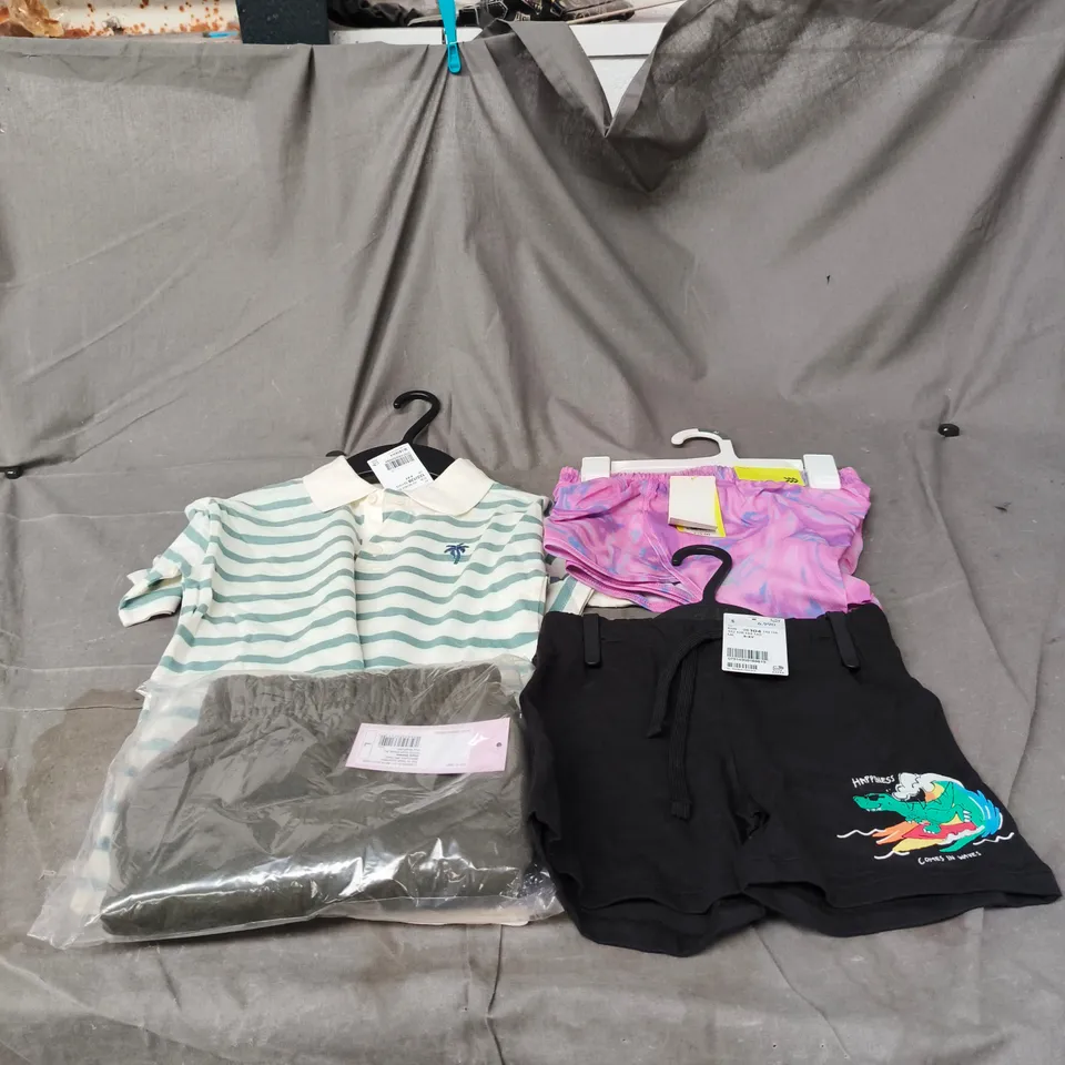 BOX OF APPROXIMATELY 25 ASSORTED CLOTHING ITEMS TO INCLUDE ALL IN MOTION, WILD FABLE ETC