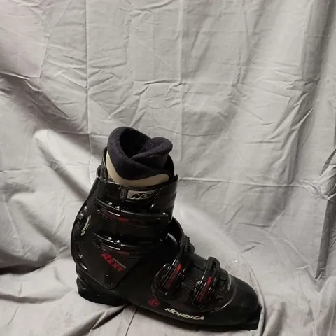 NORDICA SKI BOOTS – BLACK, PAIR, 3-BUCKLE WITH POWER STRAP - SIZE UNSPECIFIED 