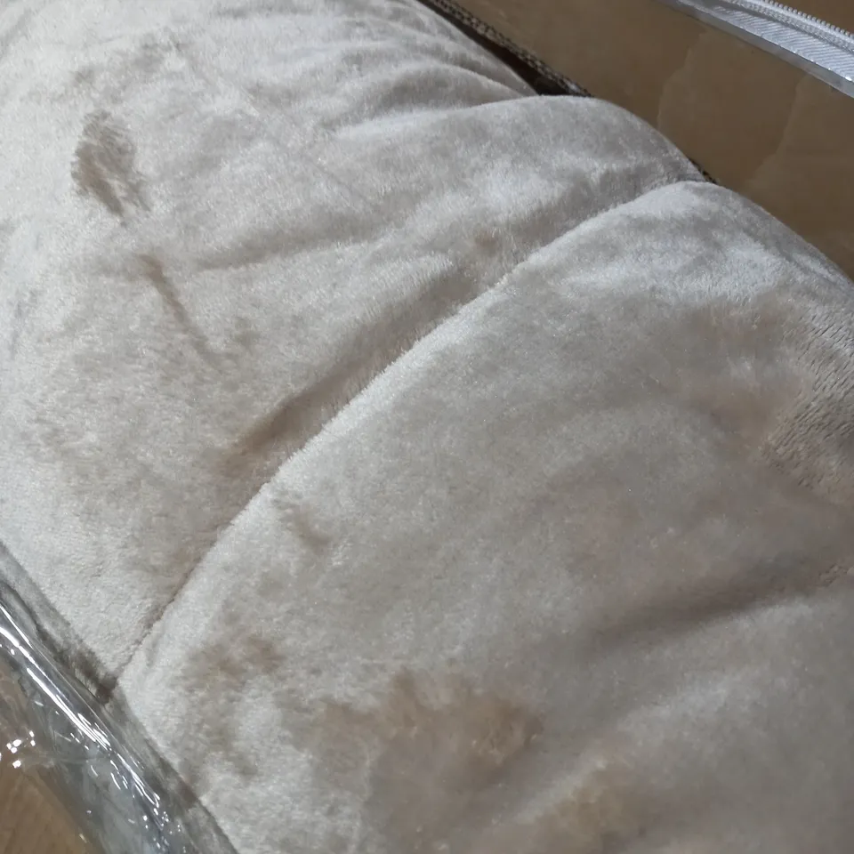 COZEE HOME VELVETSOFT & ULTRA FLUFFY FILLED BEDSPREAD