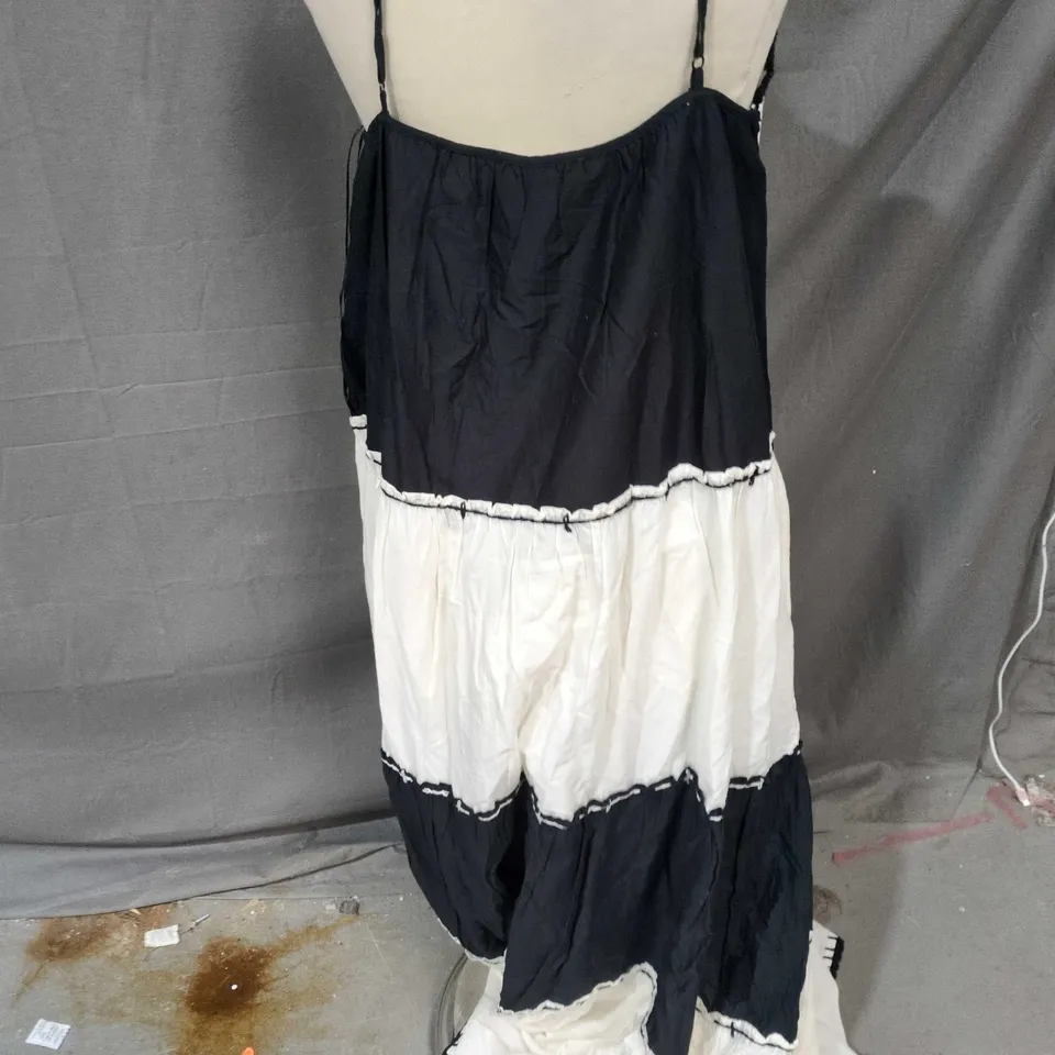 WOMEN'S MAXI DRESS – WHITE AND BLACK TIERED WITH SPAGHETTI STRAPS RO&ZO 