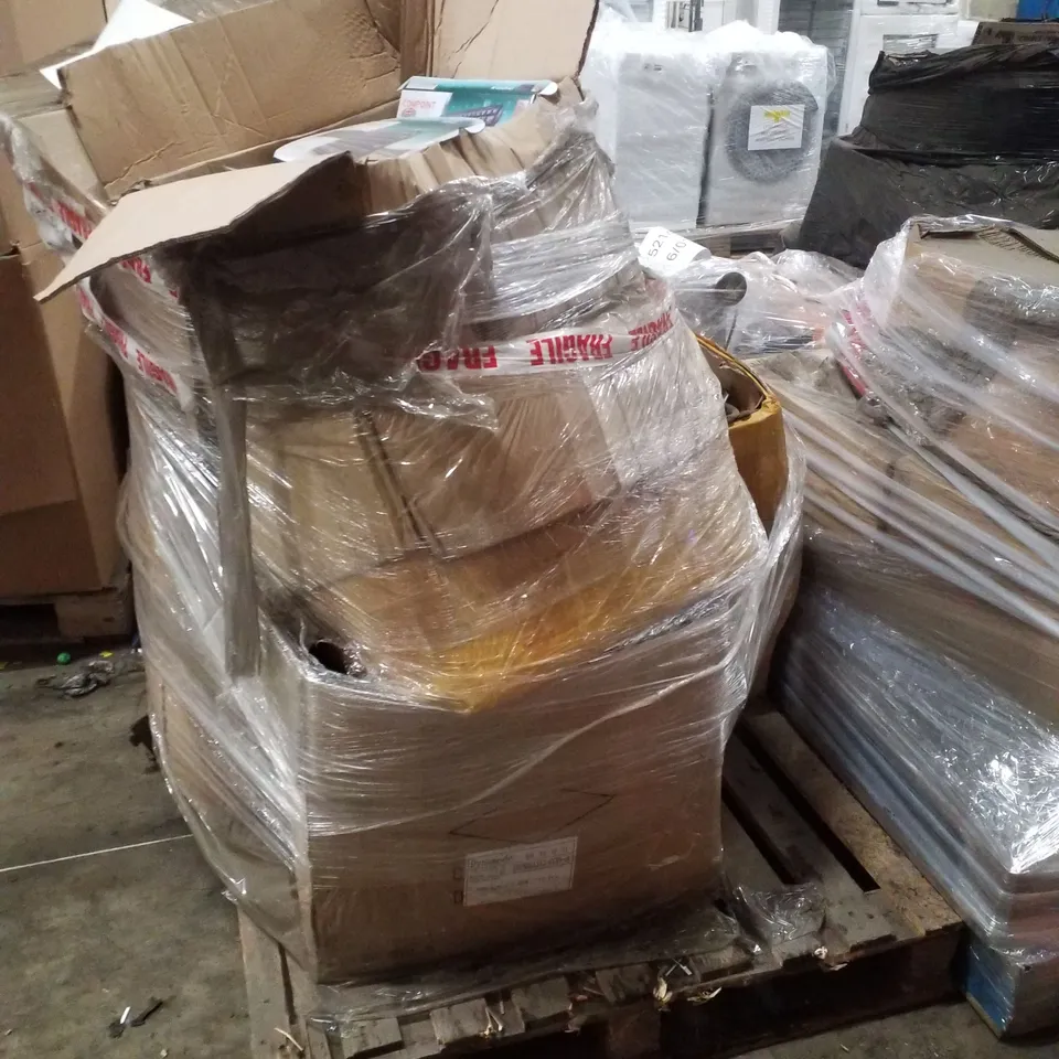 PALLET CONTAINING LARGE QUANTITY OF COMPOINT WIRELESS TRAVEL KEYBOARD BOXES