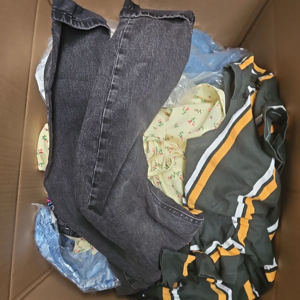 LARGE BOX OF APPROXIMATELY 25 ASSORTED CLOTHING ITEMS IN VARIOUS COLOURS, STYLES AND SIZES - COLLECTION ONLY