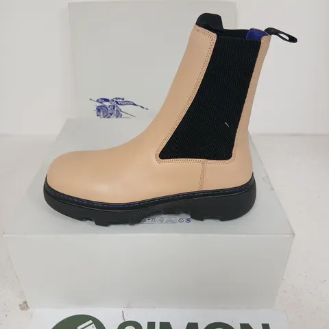 BURBERRY LEATHER CHELSEA BOOTS – BEIGE, RUBBER SOLE, UK 8 (EU 42)
