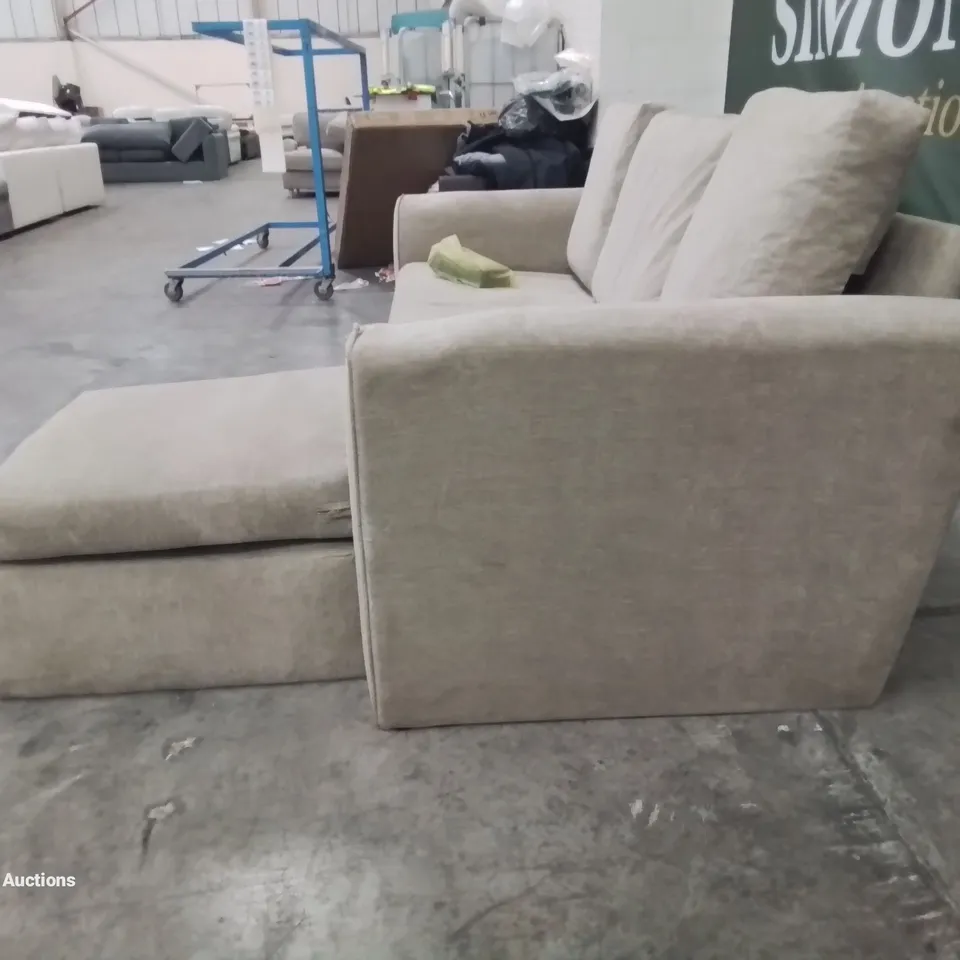 QUALITY DESIGNER FABRIC UPHOLSTERED CORNER SOFA/CHAISE LOUNGE 