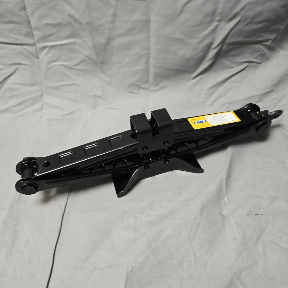 2.5T VEHICLE JACK IN BLACK 