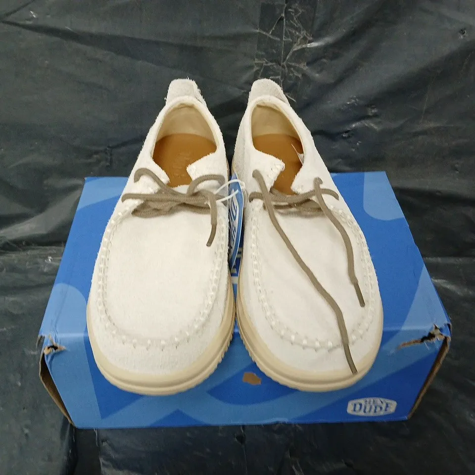 BOXED PAIR OF HEY DUDE WENDY SHOES - UK SIZE 8