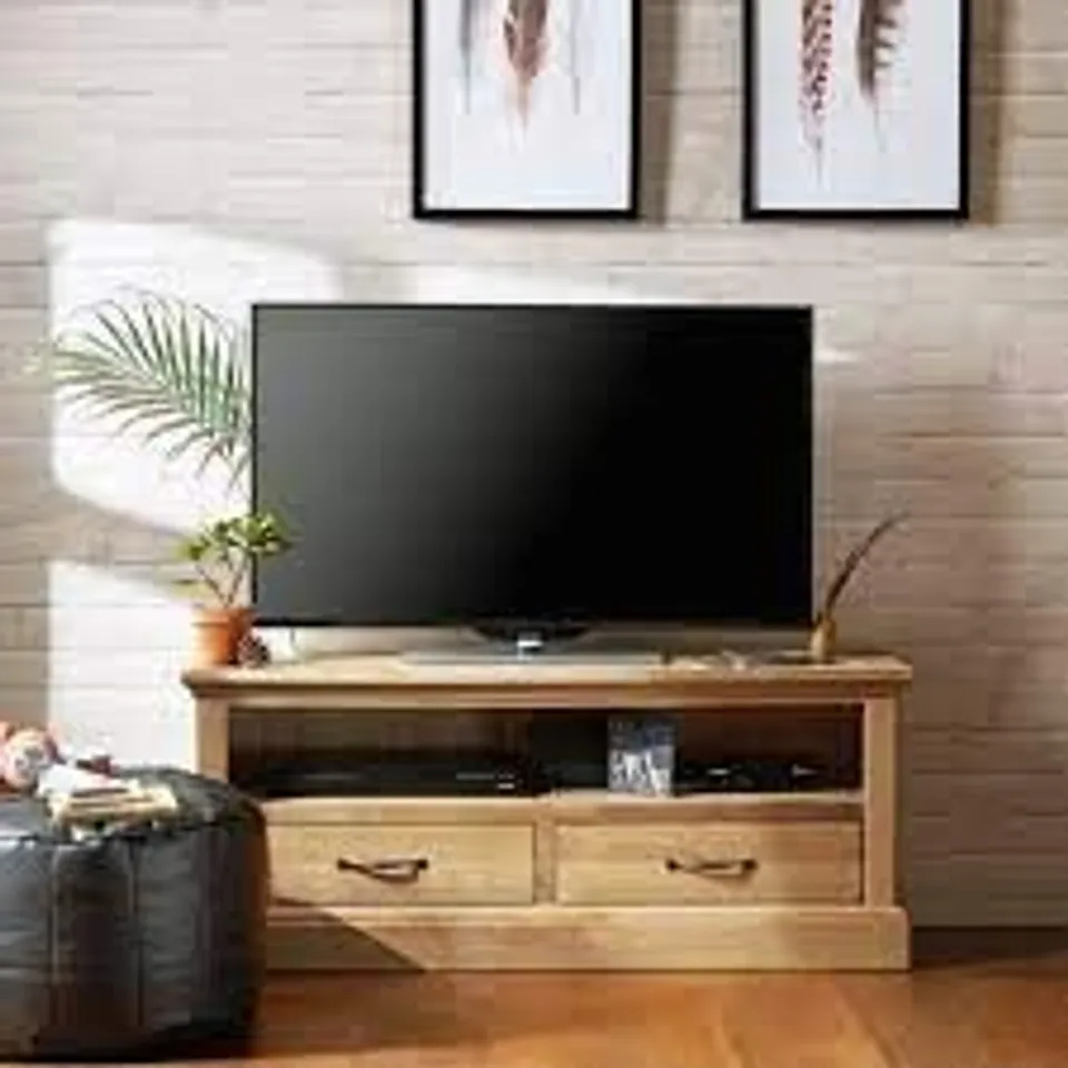 BOXED GRADE 1 KINGSTON SOLID WOOD READY ASSEMBLED WIDE TV UNIT OAK RRP £399