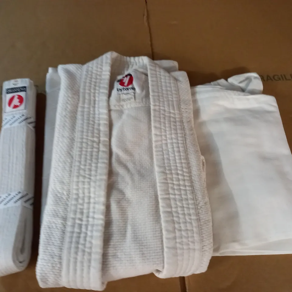 BYTOMIC WHITE MARTIAL ARTS GI - 150