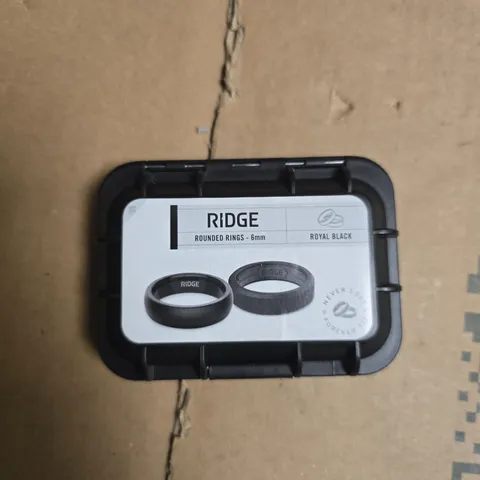 RIDGE ROYAL BLACK 6MM RINGS (PAIR) – IN CASE