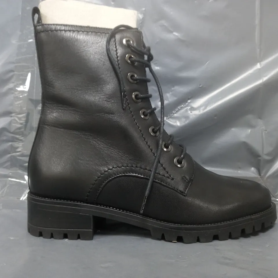 BOXED PAIR OF DUNE LONDON HIKER BOOTS IN BLACK SIZE 4