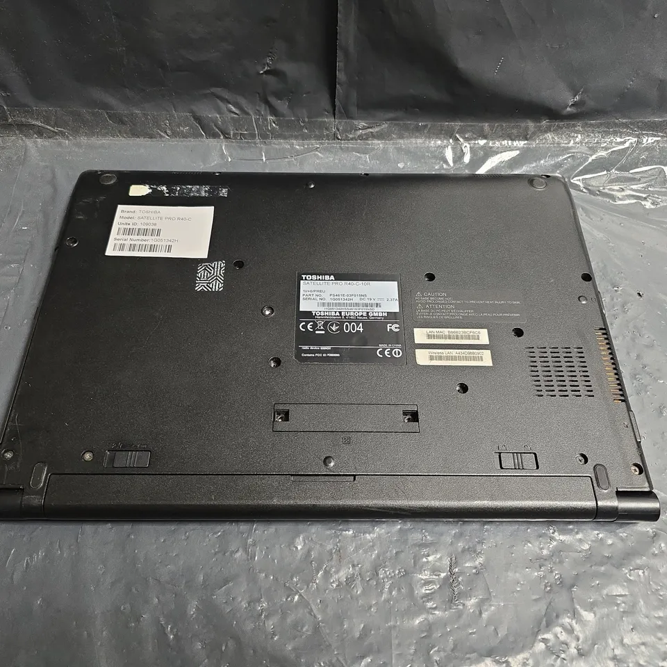 TOSHIBA SATELITTE PRO R40-C LAPTOP