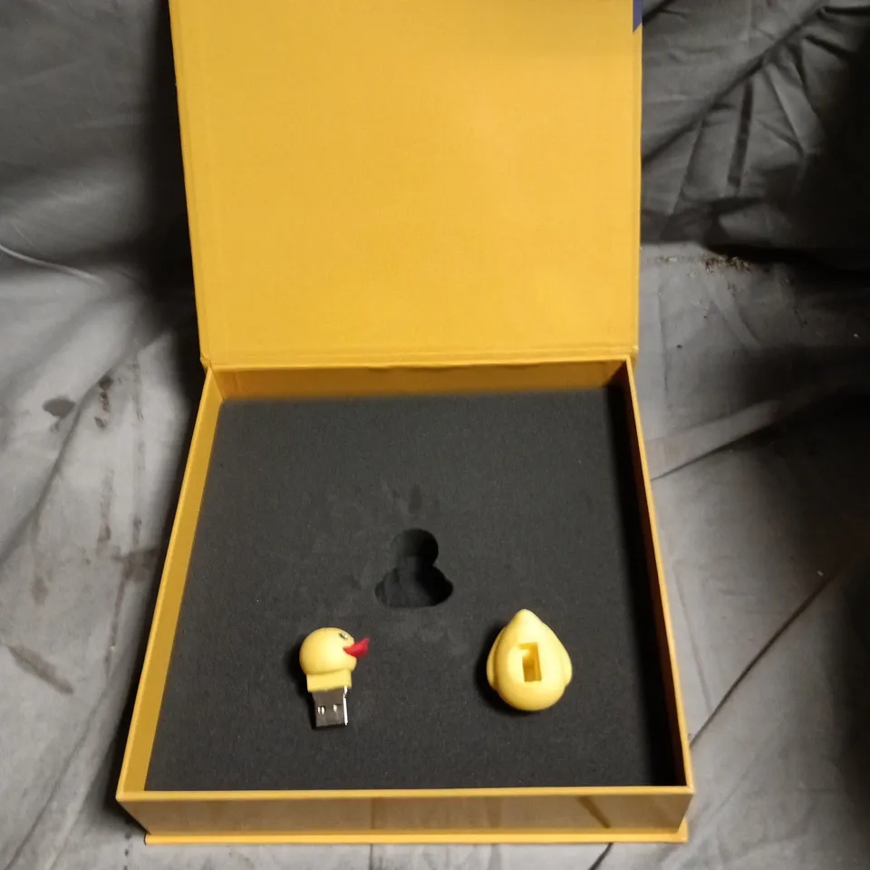 JAMES VEITCH – A COMEDY SPECIAL BOX WITH RUBBER DUCK USB DRIVE