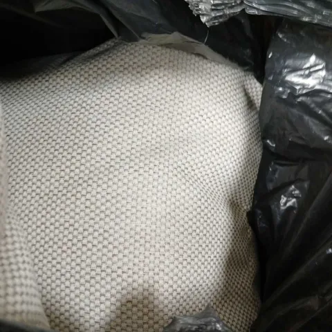 2 EXTRA LARGE TEXTURED FABRIC PILLOWS