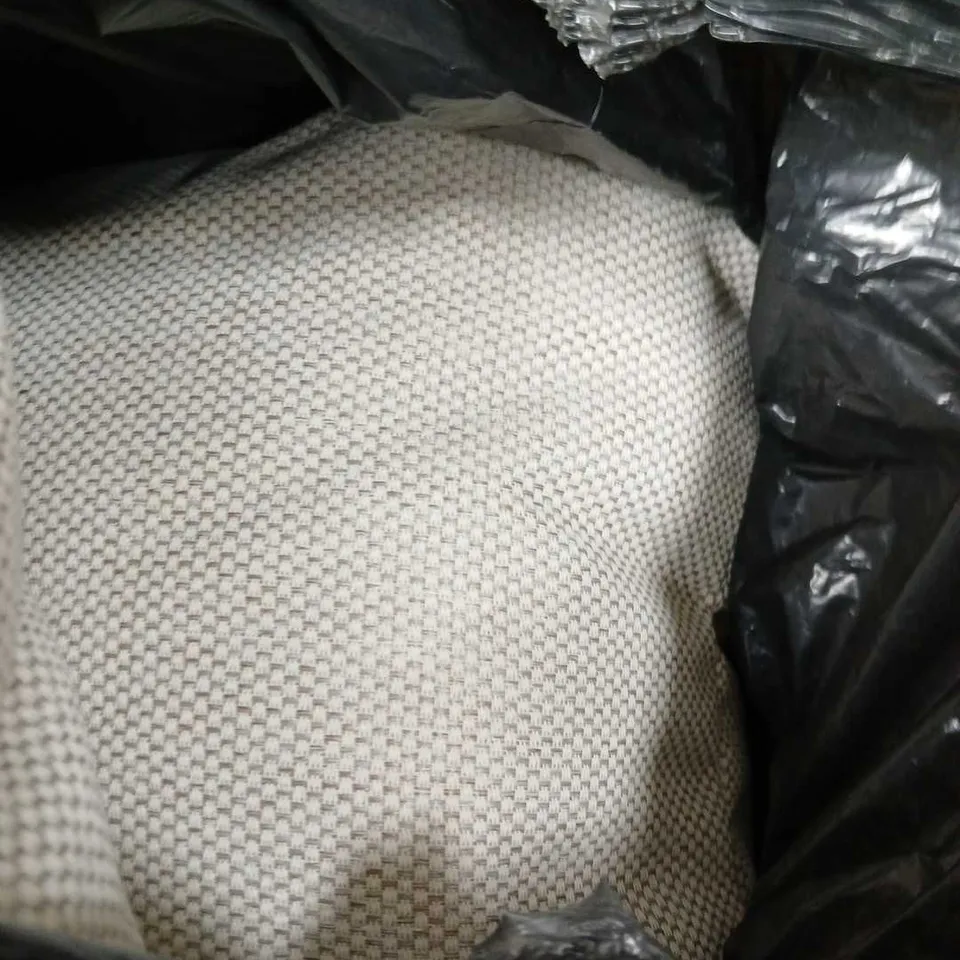 2 EXTRA LARGE TEXTURED FABRIC PILLOWS