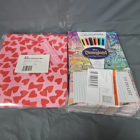 LARGE BOX OF APPROXIMATELY 5 ASSORTED ITEMS TO INCLUDE GIFT BAGS, DISNEY AND TO DO PAD - COLLECTION ONLY