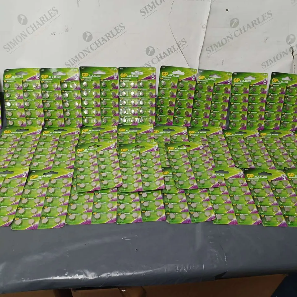 APPROXIMATELY 33 GP ALKALINE CELL PACKETS (20 PER PACKET) - COLLECTION ONLY