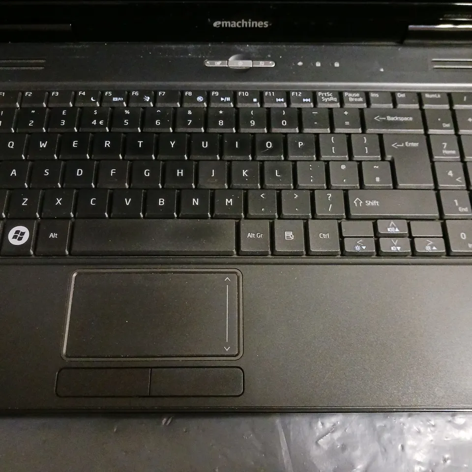 EMACHINES E525 LAPTOP