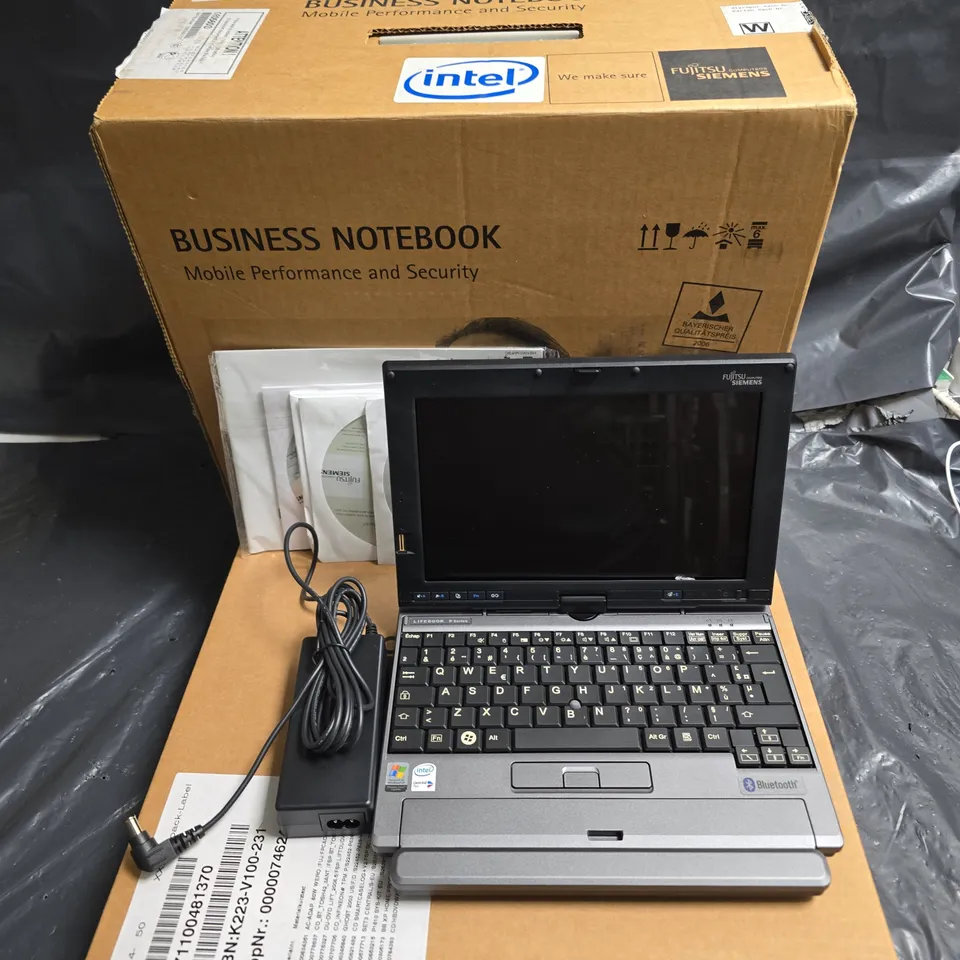 FUJITSU LIFEBOOK P1610 LAPTOP – BLACK