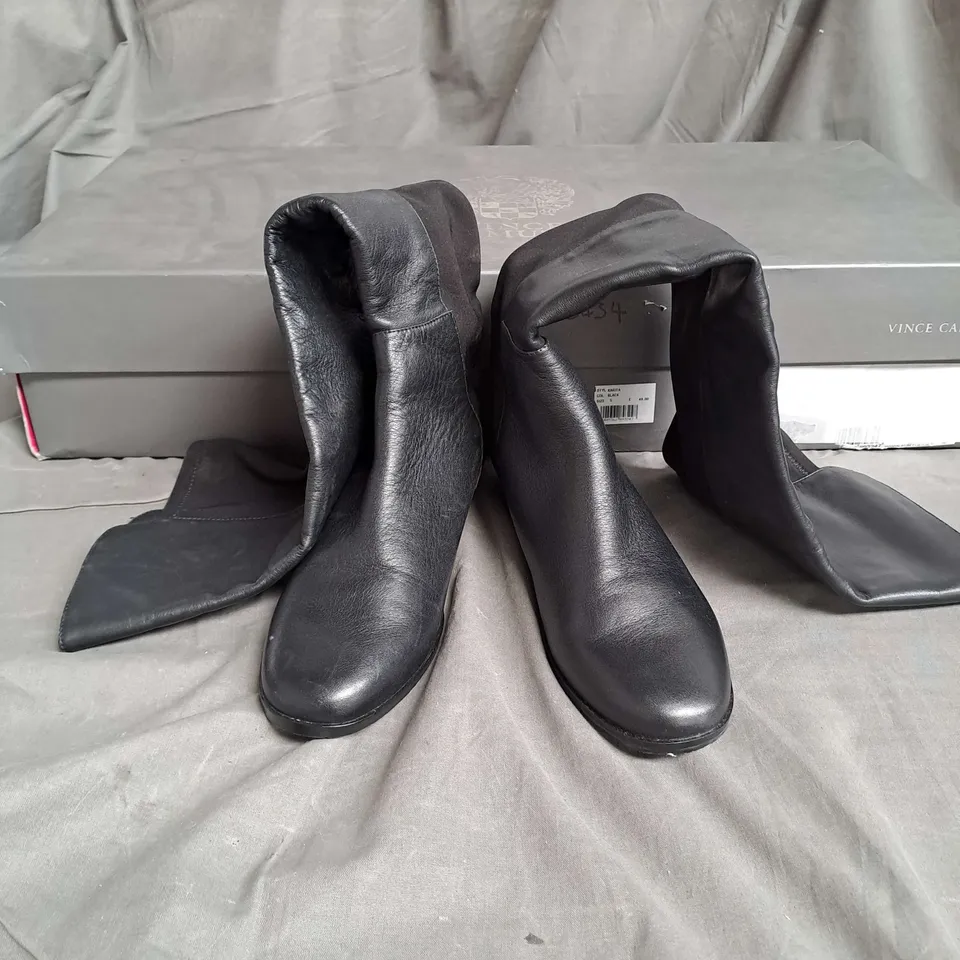 BOXED PAIR OF VINCE CAMUTO KARITA BOOT IN BLACK LEATHER SIZE 3