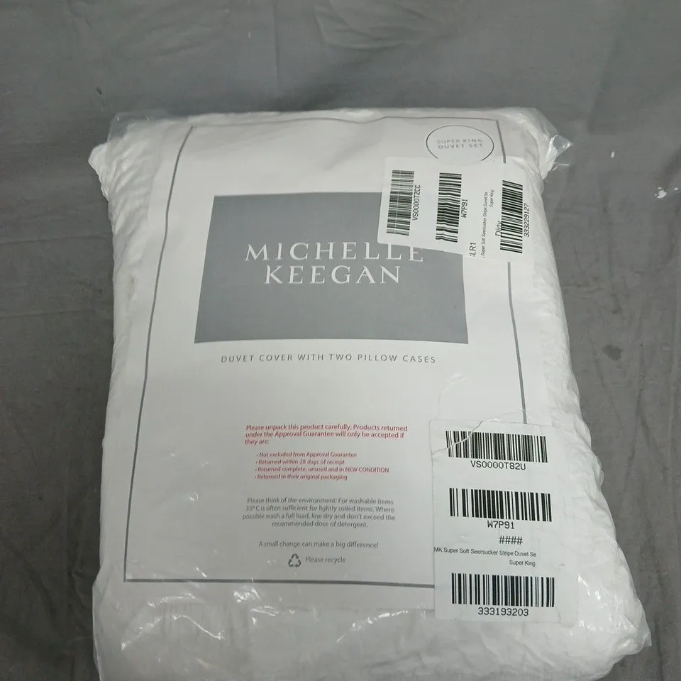 MICHELLE KEEGAN DUVET COVER SET – WHITE, SUPER KING, 3-PIECE (DUVET COVER WITH 2 PILLOWCASES)