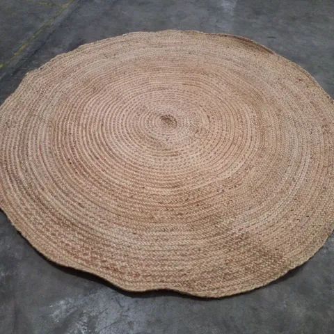 QUALITY DESIGNER AREA RUG - APPROXIMATELY 180CM D