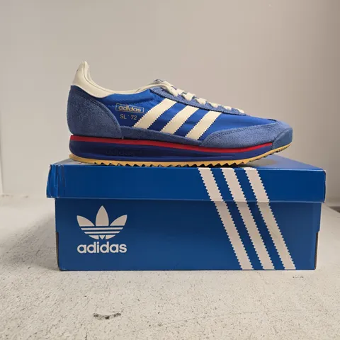 BOXED PAIR OF ADIDAS SL 72 RS TRAINERS IN BLUE/WHITE/RED SIZE UK 8