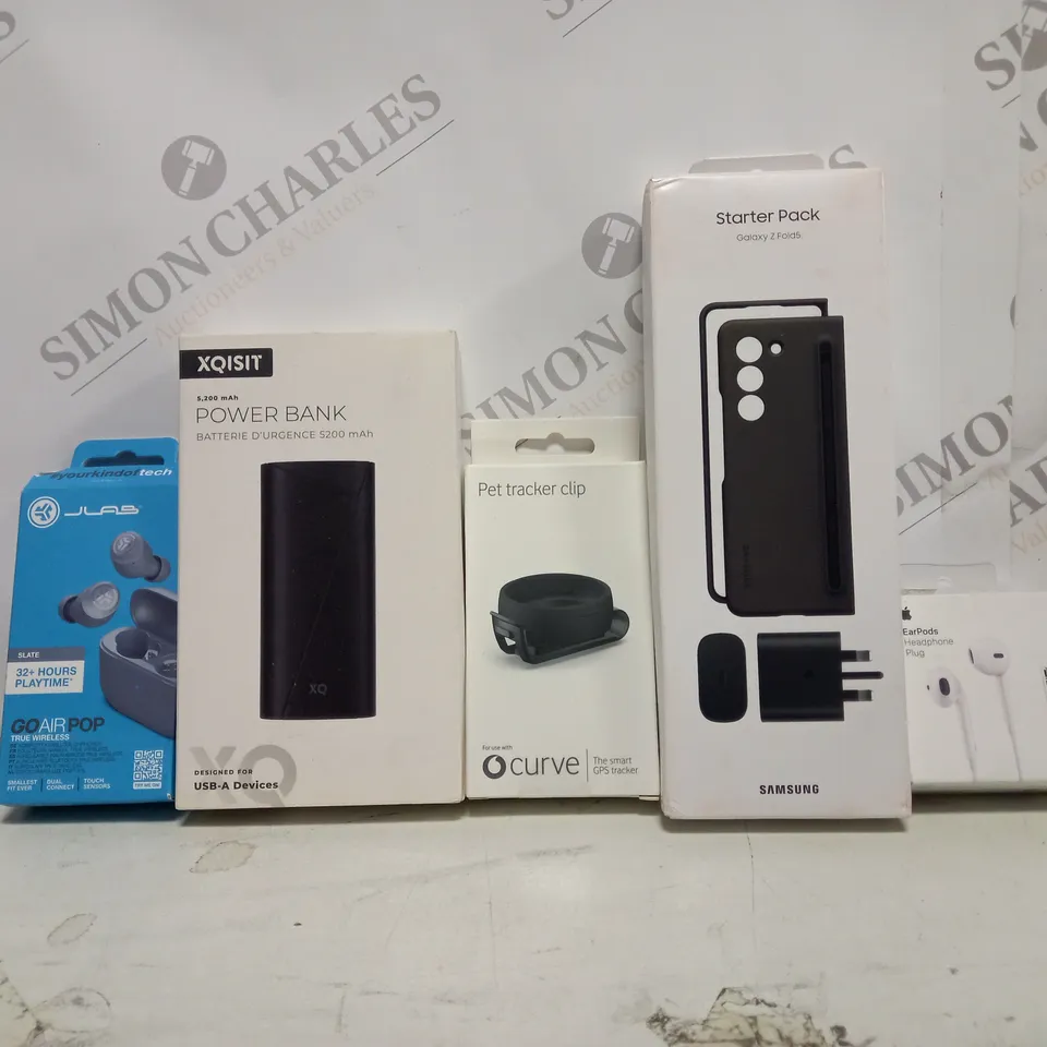 BOX OF APPROX 15 ASSORTED ITEMS TO INCLUDE - JLAB GOAIRPOP EARPHONES - XQISIT POWER BANK - PET TRACKER CLIP ETC