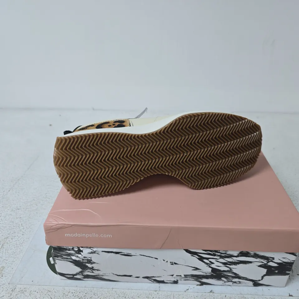 MODA IN PELLE DELPHINEA WHITE LEOPARD SIZE 39 BOXED