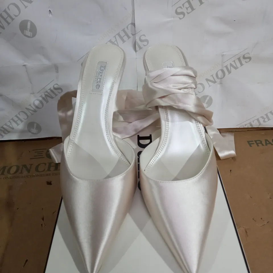 WOMENS SLIM HIGH HEELED SHOES SIZE 6