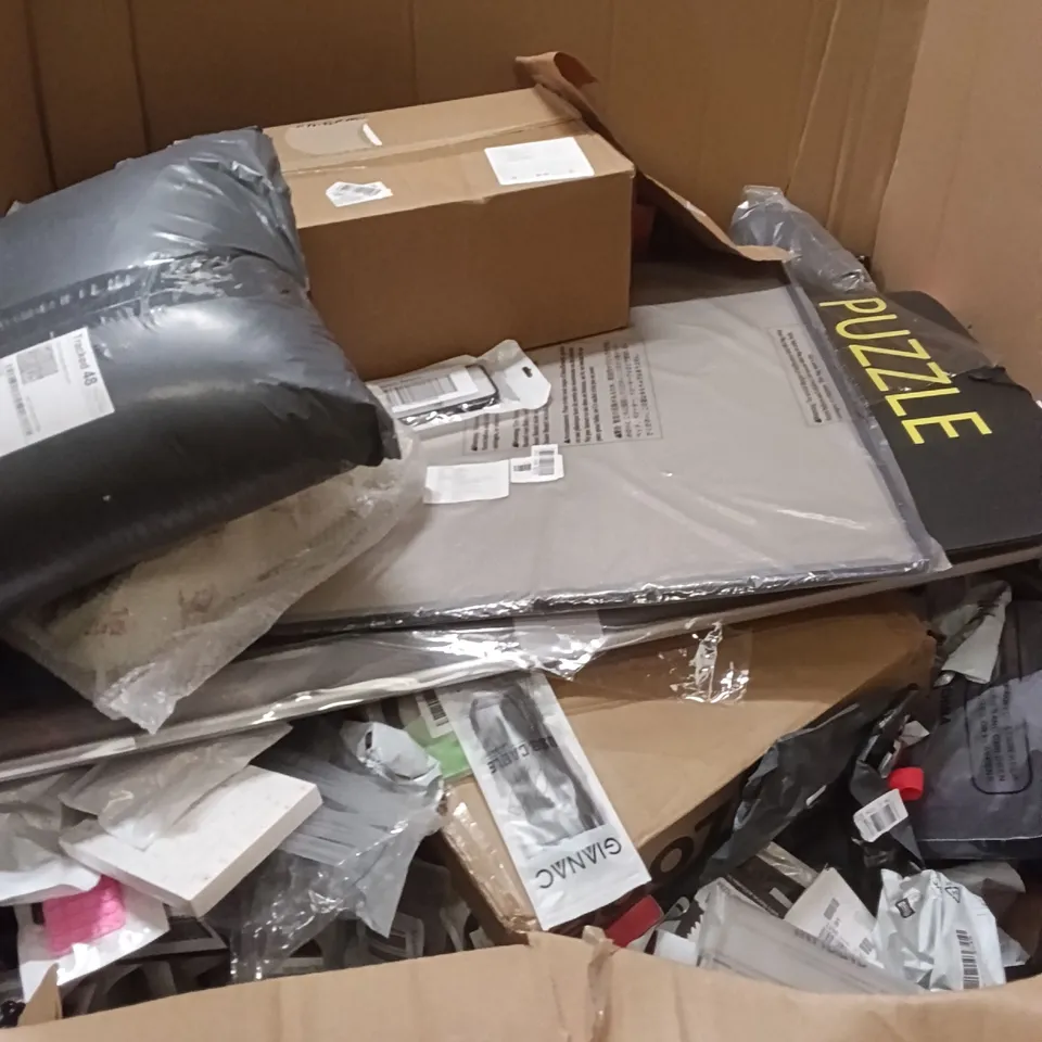PALLET OF ASSORTED ITEMS INCLUDING - STEAM CLEANER, ART PROJECTOR, UMBRELLA 