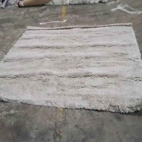 QUALITY DESIGNER AREA RUG - APPROXIMATELY 200X200