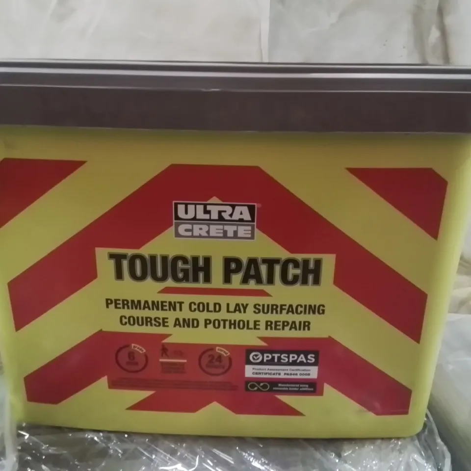 PALLET OF ULTRACRETE TOUGH PATCH POTHOLES REPAIR APPROXIMATELY 26 //EXPIRY DATE 18.05.25 26KG PER CASE