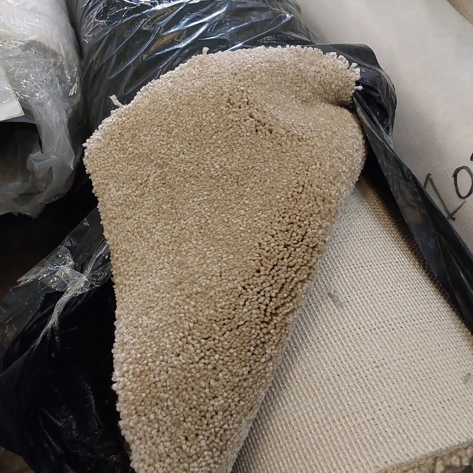 ROLL OF QUALITY ULTIMATE IMPRESSIONS STATLEY CARPET // SIZE: APPROX 4 X 2.2m