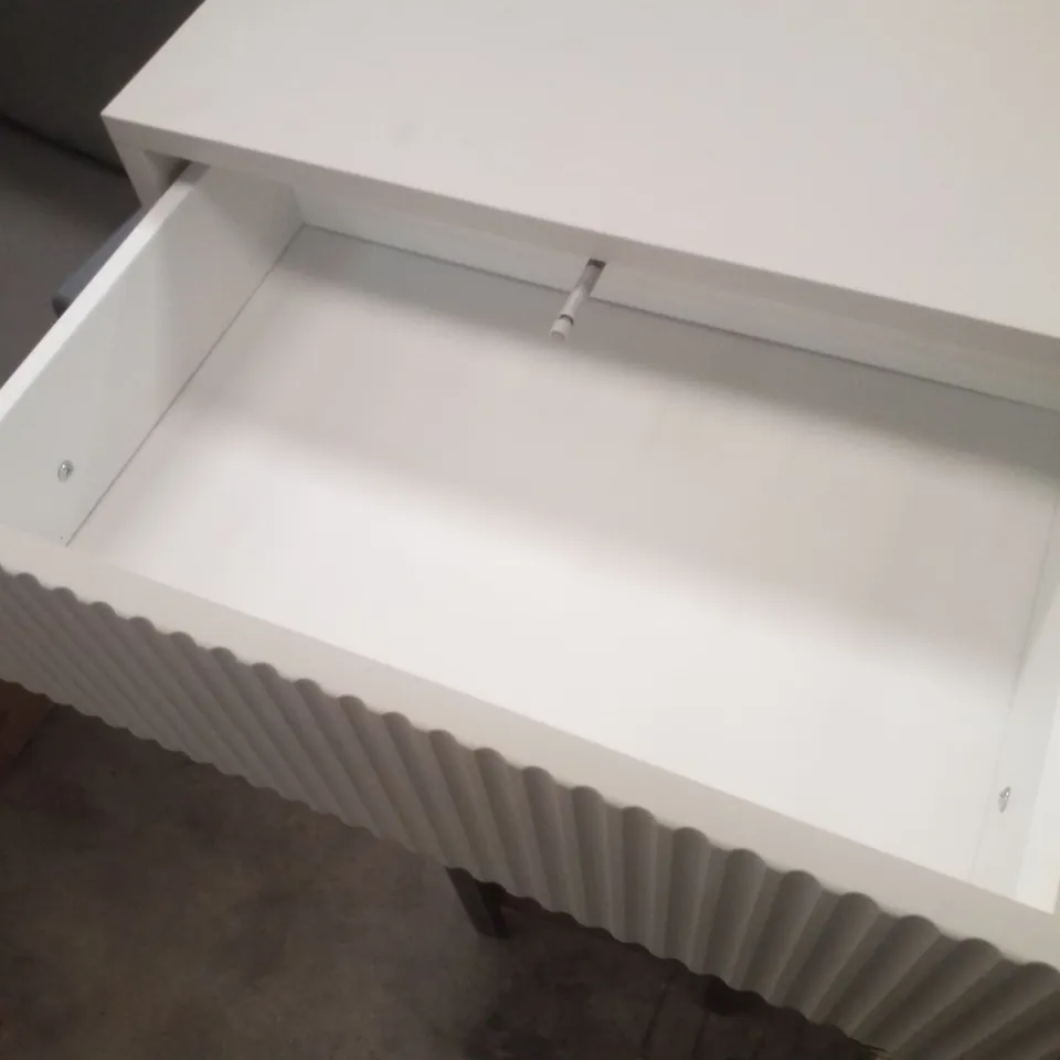 PASKELL MANUFACTURED WOOD WALL MOUNTED BEDSIDE TABLE