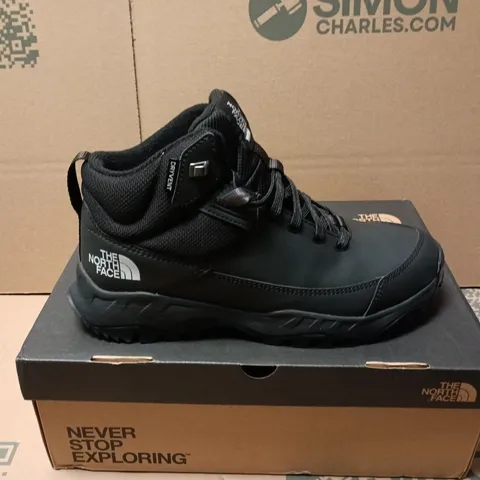 BOXED PAIR OF THE NORTH FACE M STORM STRIKE III BOOTS IN BLACK - UK 8
