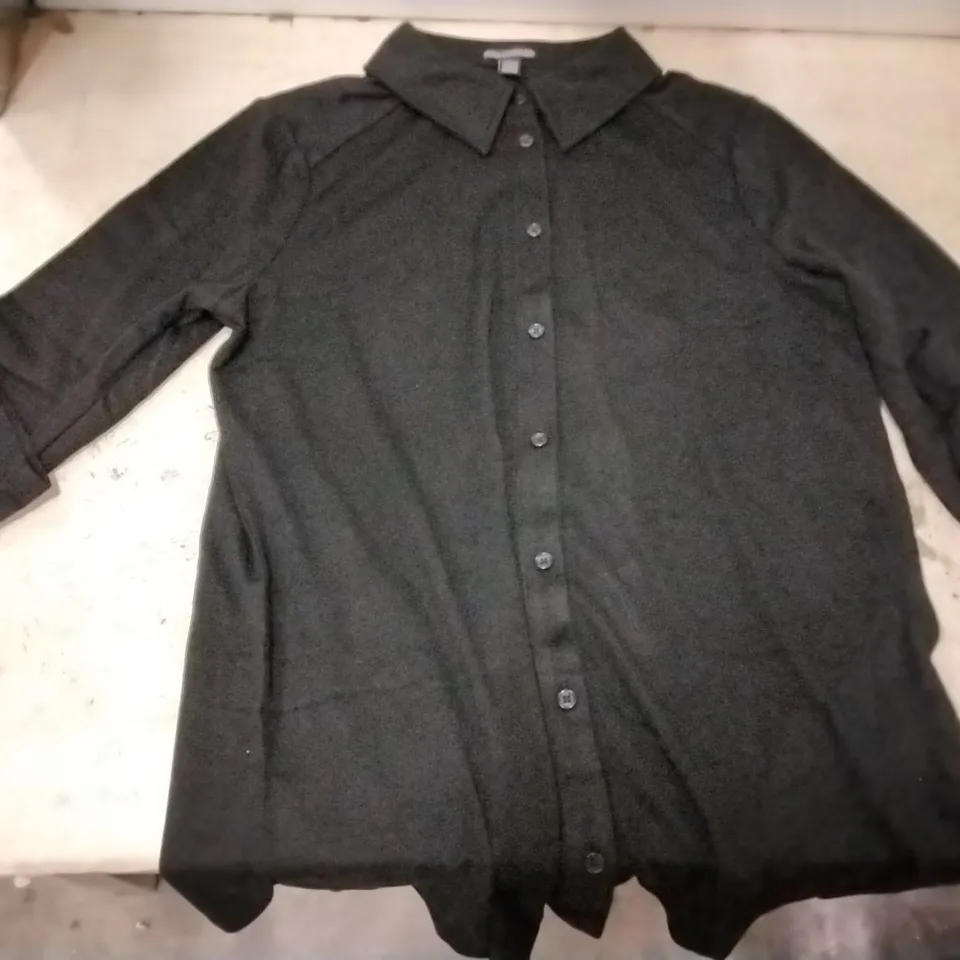 BOX CONTAINING 1 NINA LEONARD LONG SLEEVE BLACK KNIT SHIRT LARGE