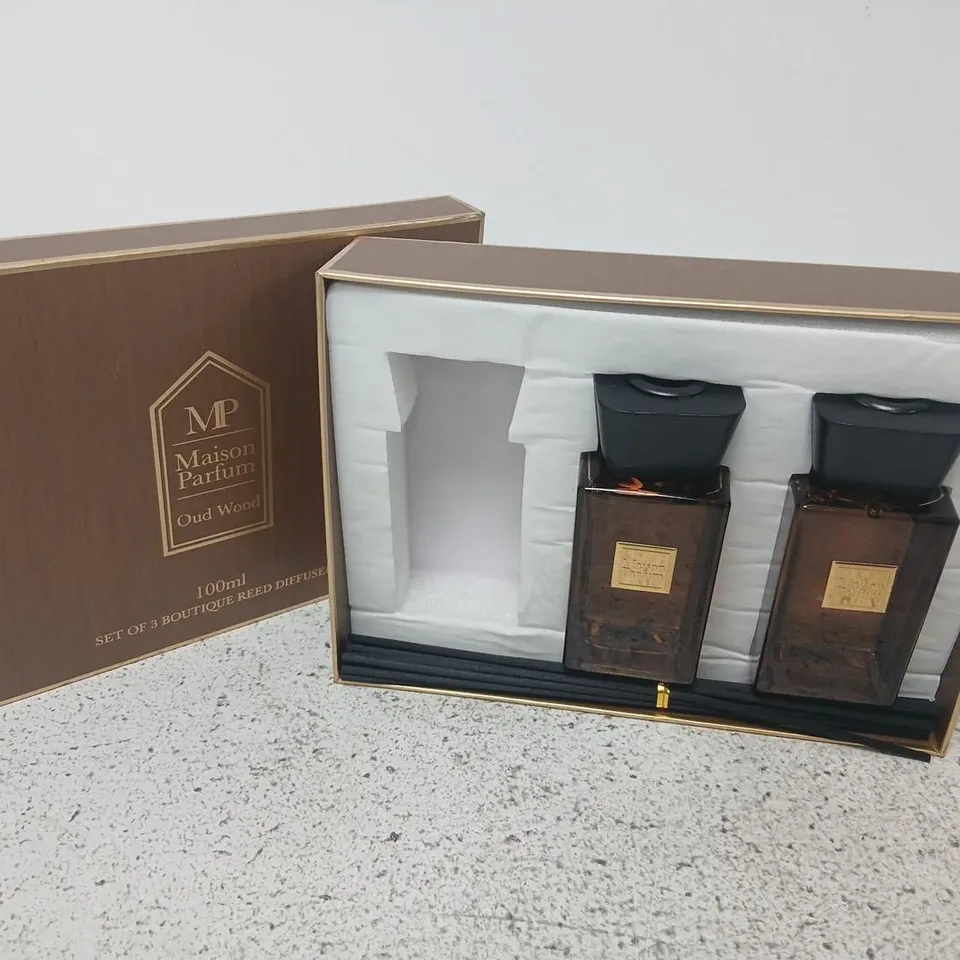 MAISON PARFUM OUD WOOD REED DIFFUSER SET (2 BOTTLES) – BOXED