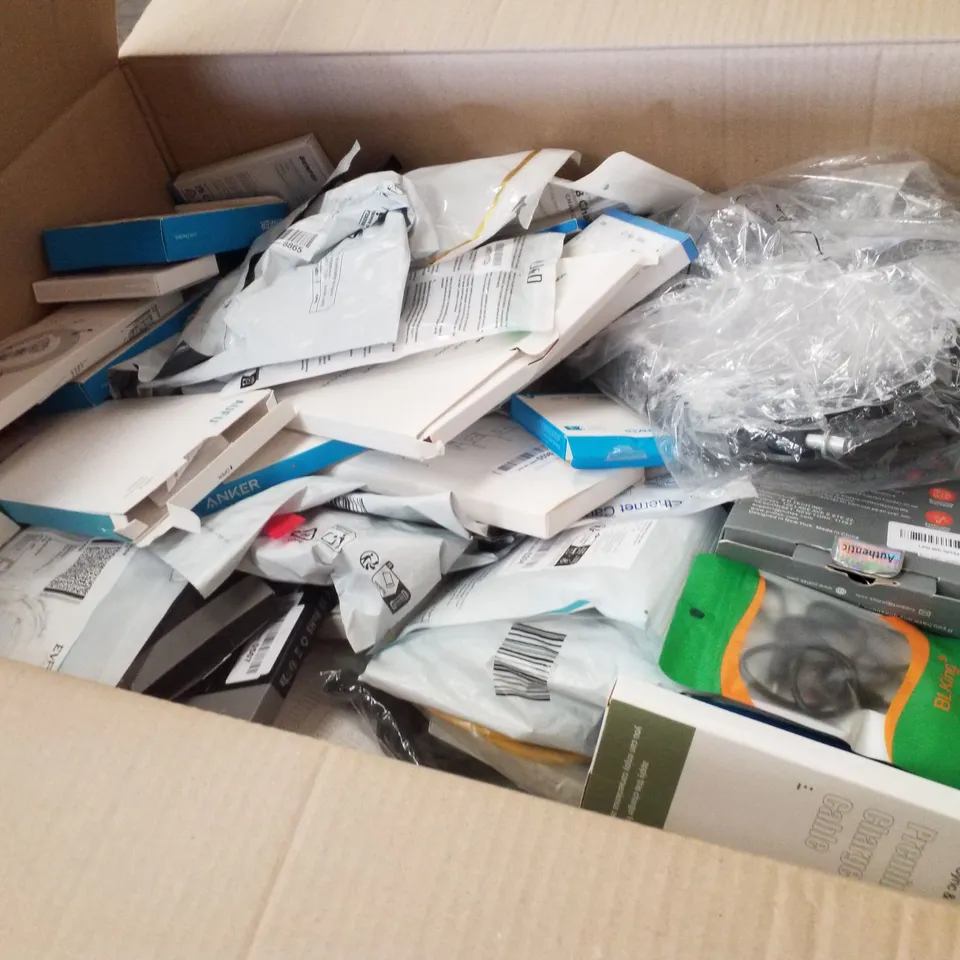 PALLET OF 6 BOXES CONTAINING ASSORTED CABLES
