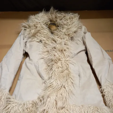 SUPERDRY WHITE FLUFFY COAT - SIZE S