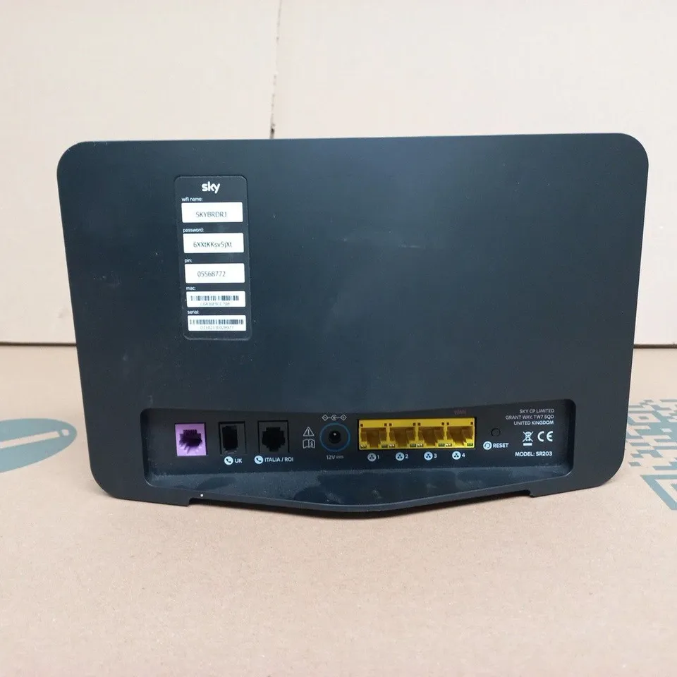 SKY ROUTER SR203 – BLACK WIRELESS BROADBAND