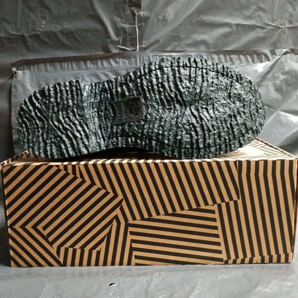 BOXED PAIR OF CAMPER CHUNKY LOAFERS IN BLACK/DARK GREEN/GREY SIZE EU 40