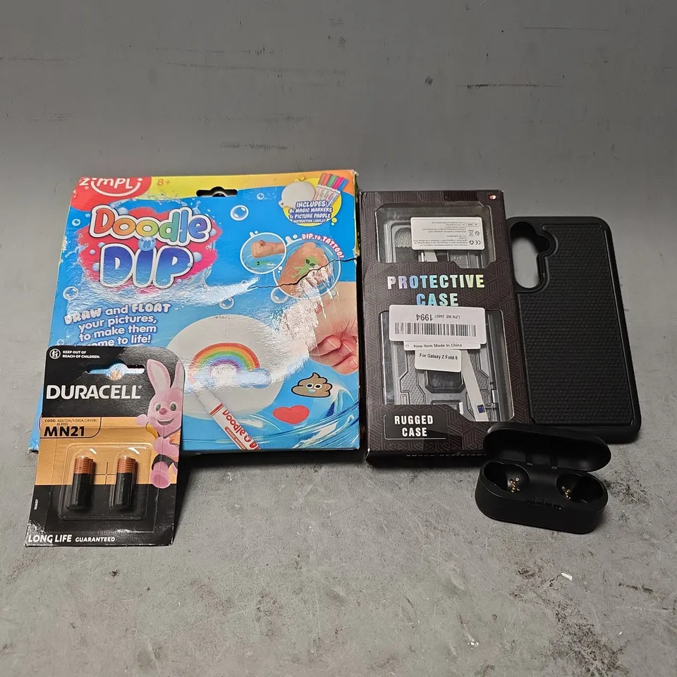 BOX OF APPROXIMATELY 20 ASSORTED BROKEN ITEMS TO INCLUDE - DOUBLE DIP , PROTECTIVE CASE , DURACELL MN21 ETC