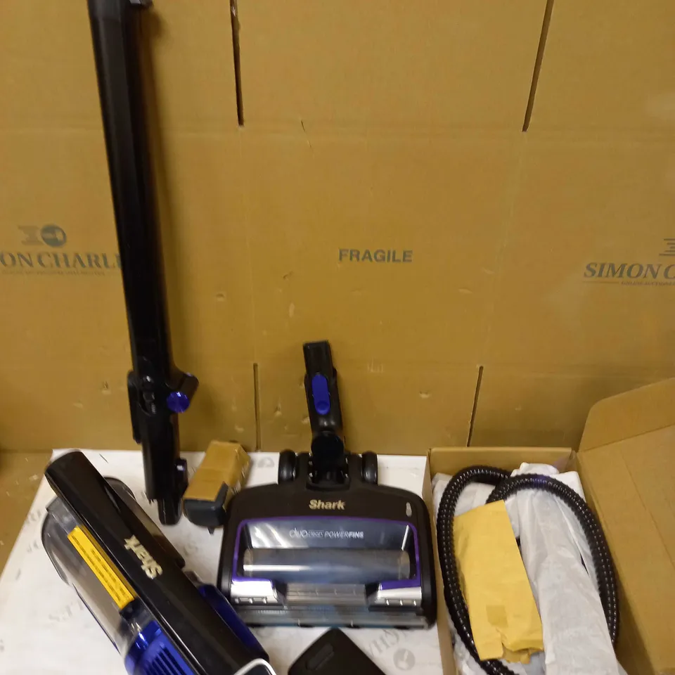 SHARK CORDLESS STICK VACUUM IZ390UKTQ