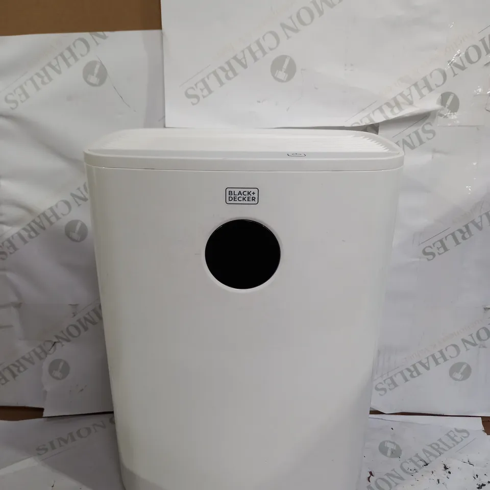 BLACK AND DECKER 2-LITRE DEHUMIDIFIER WITH AIR PURIFIER