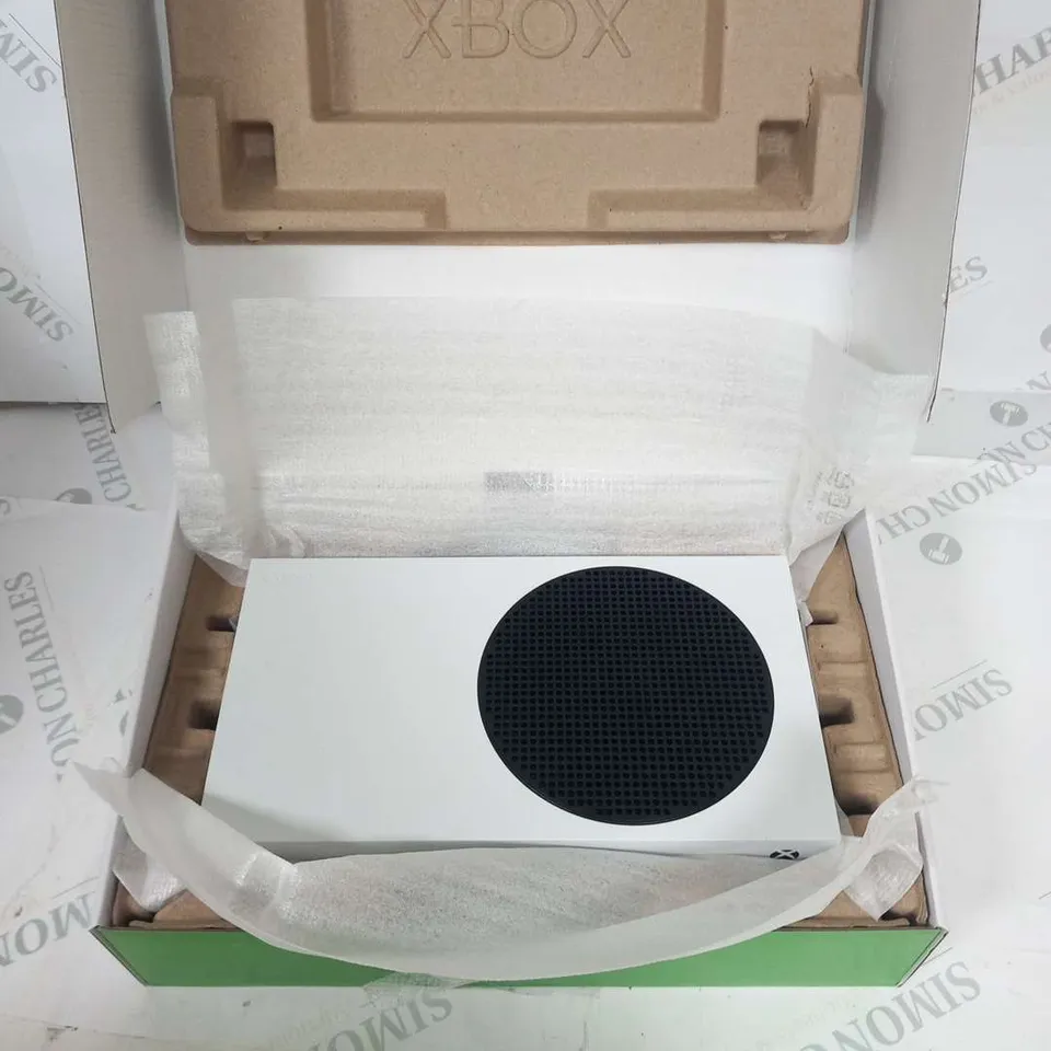BOXED XBOX SERIES S 512GB GAMES CONSOLE WITH CONTROLLER