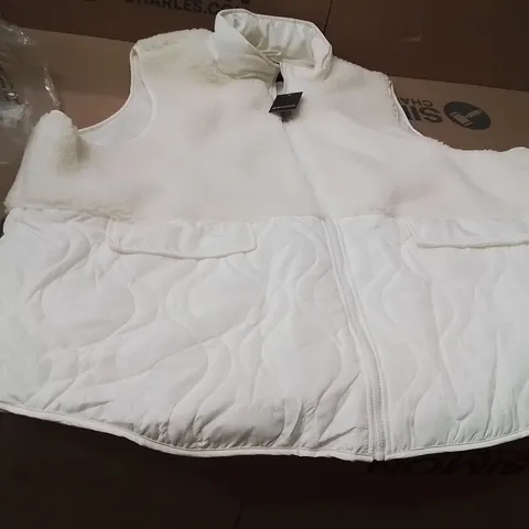 BOXED BRAND NEW APPROXIMATELY 7 JD WILLIAMS BORG GILLET CREAM SIZE 28