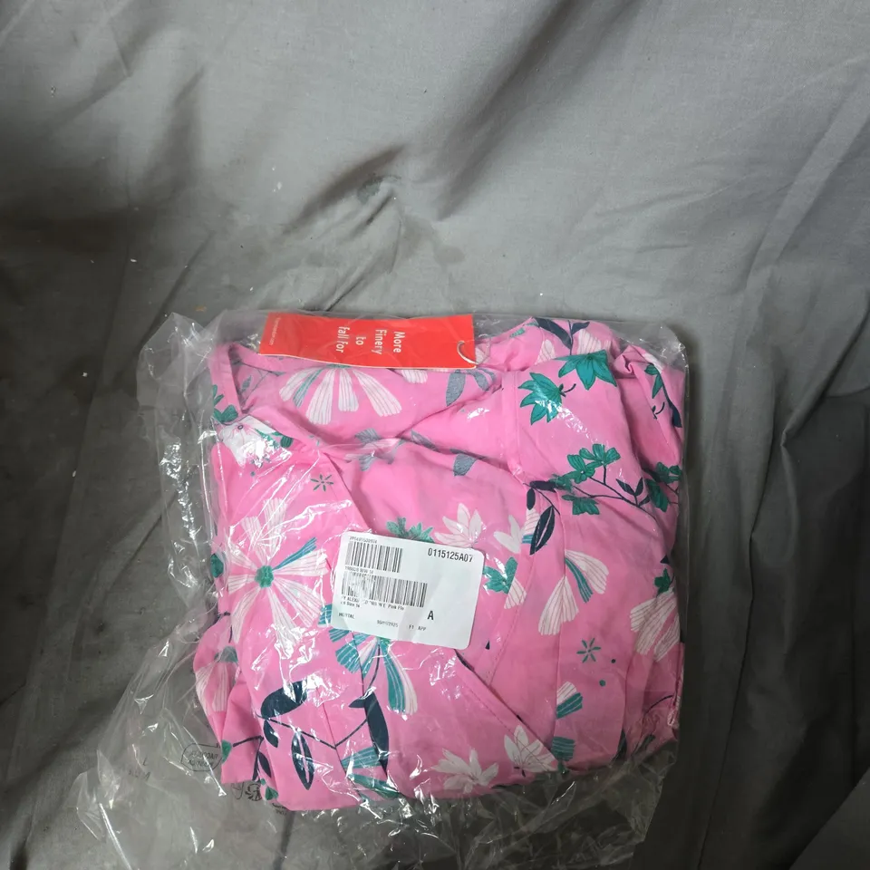 BOX OF APPROXIMATELY 30 ITEMS OF CLOTHING INCLUDING: IZABEL LONDON DRESS, MIRACLE SUIT AND FINERY LONDON FLORAL DRESS