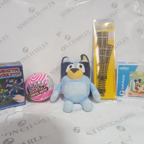 BOX OF APPROX 30 ASSORTED TOYS TO INCLUDE - BLUEY PLUSHY TOY - DISNEY MICKEY TREFL PUZZLE - LOL SUPRISE LIGHTS PETS ECT