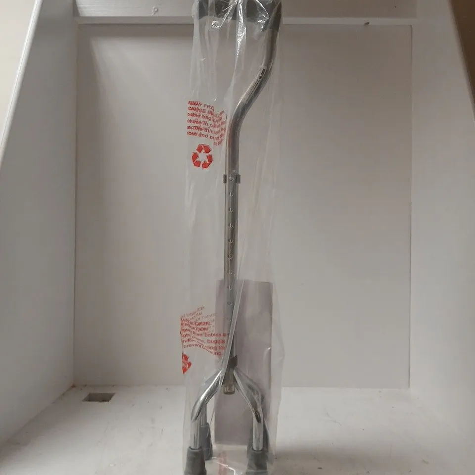 AIDAPT VP159AA EXTENDING QUAD BASE WALKING STICK