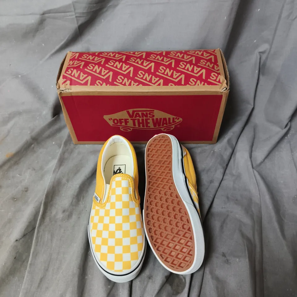 VANS SLIP-ON SHOES – YELLOW/WHITE CHECKERBOARD, KIDS - UK SIZE 1